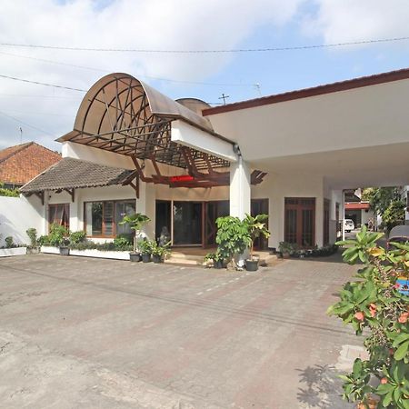 RedDoorz Plus @ Taman Siswa 3 Yogyakarta Exterior foto