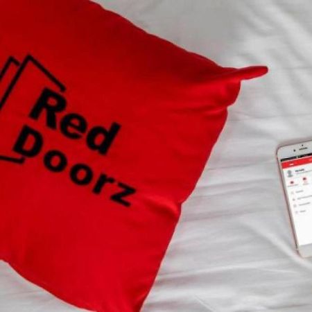 RedDoorz Plus @ Taman Siswa 3 Yogyakarta Exterior foto