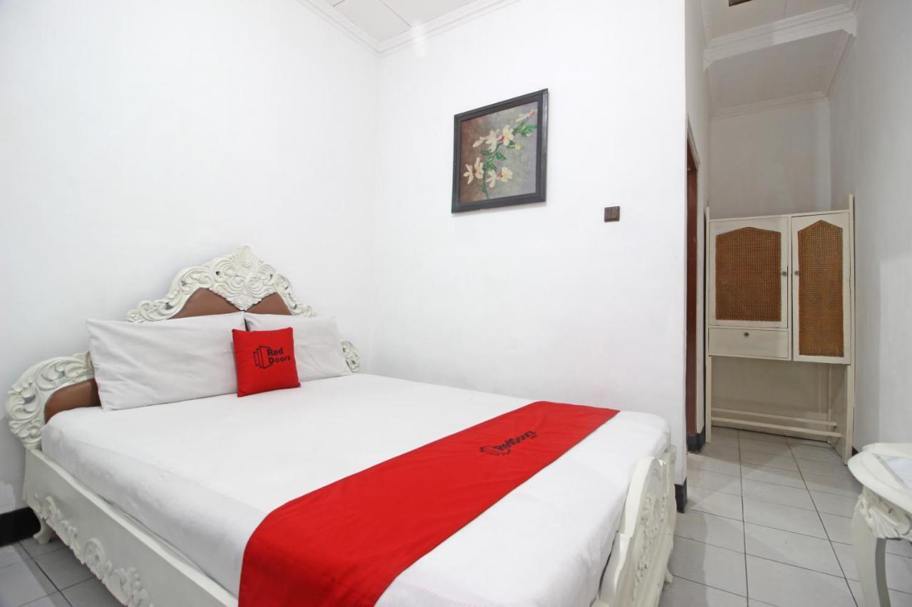 RedDoorz Plus @ Taman Siswa 3 Yogyakarta Exterior foto